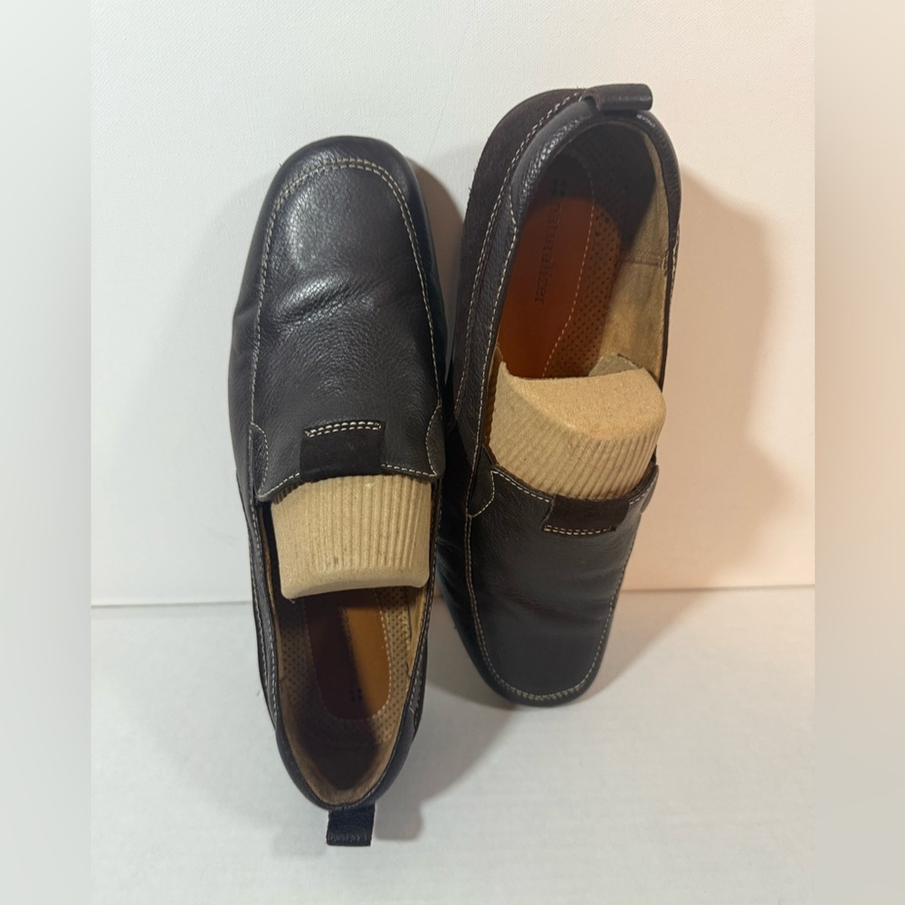 Men’s Naturalizer brown leather upper size 10 loafer shoes